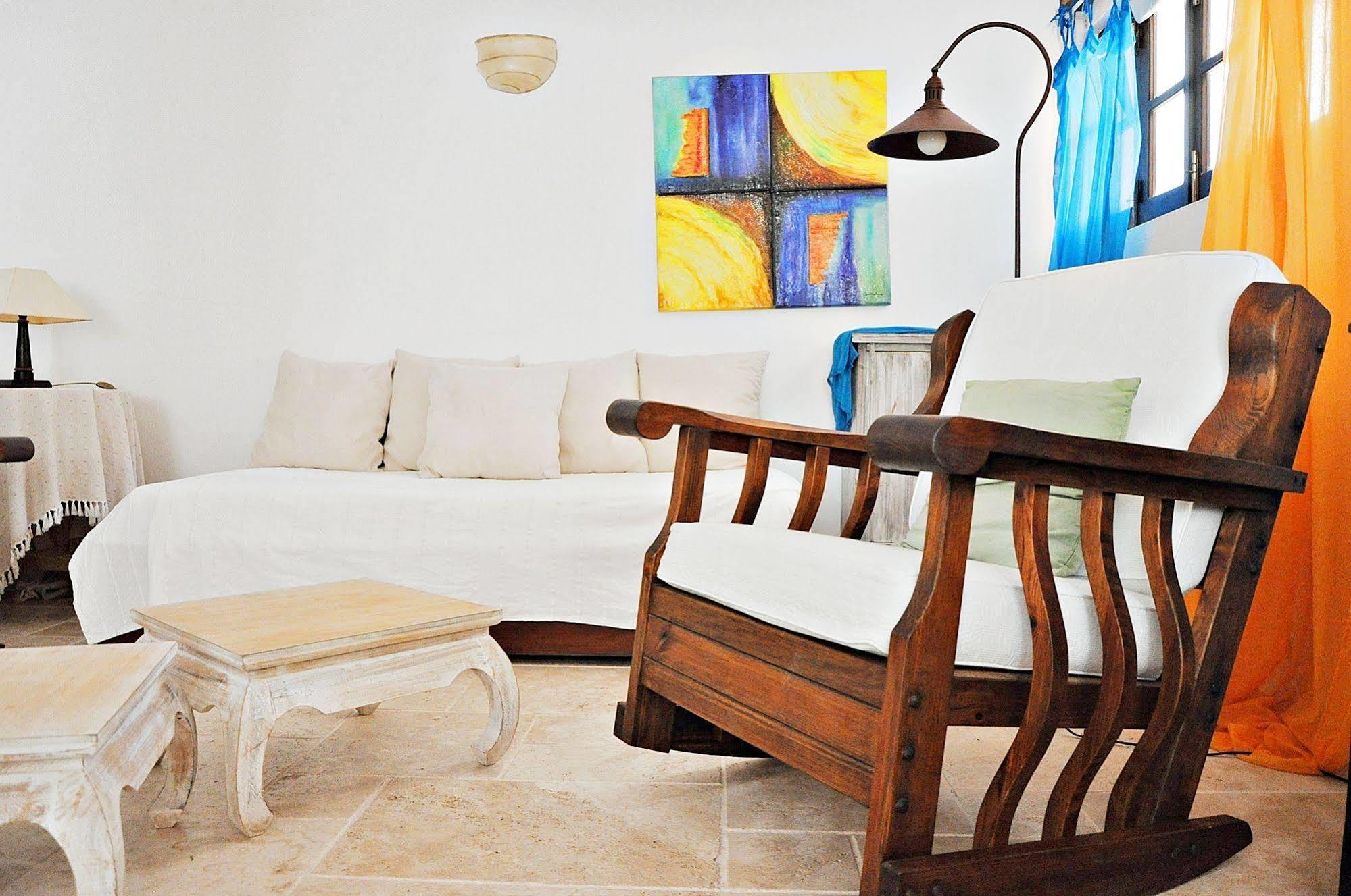 לינה וארוחת בוקר לאגוּ‏ש Uma Casa A Beira Sol מראה חיצוני תמונה