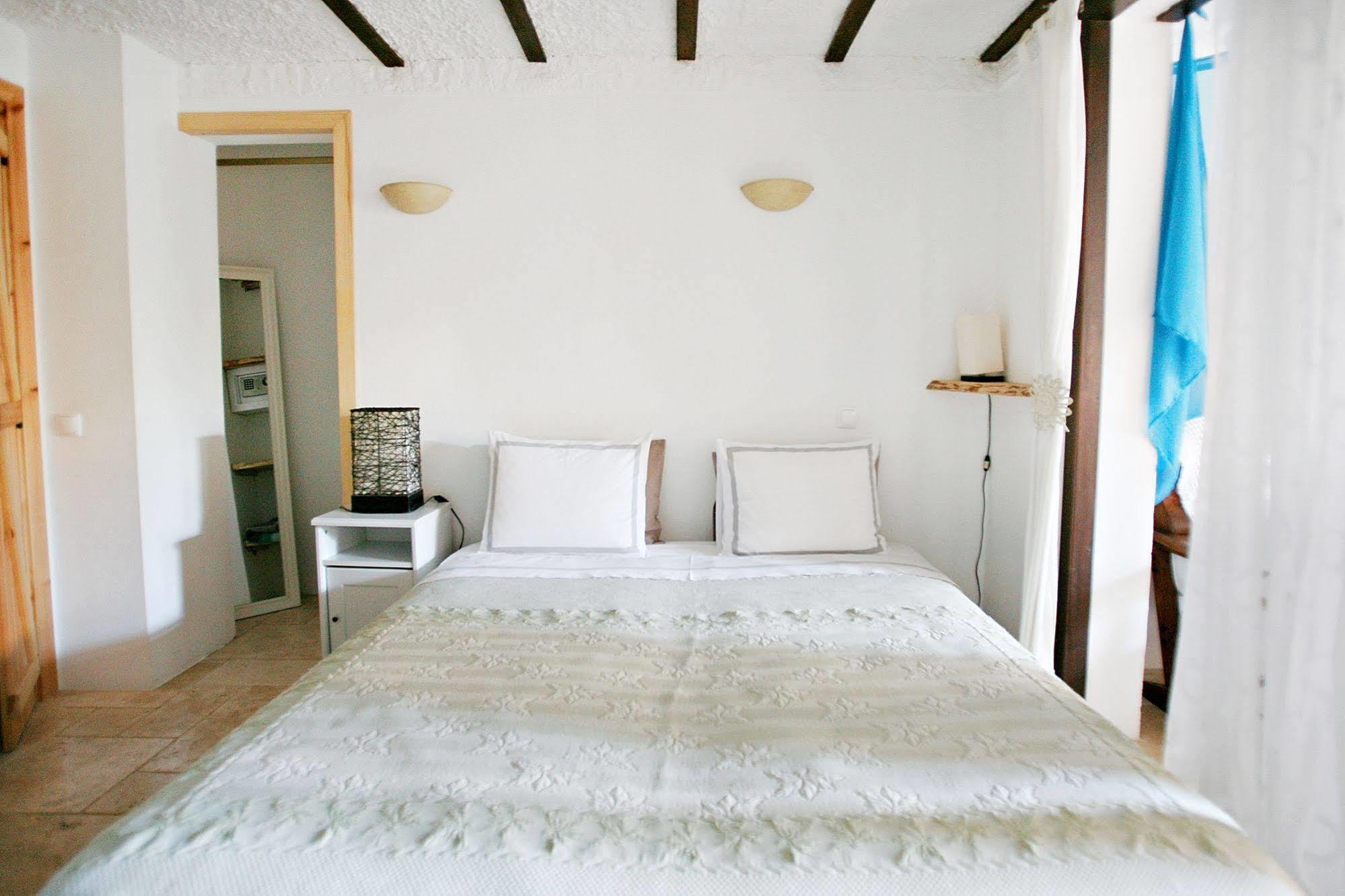 לינה וארוחת בוקר לאגוּ‏ש Uma Casa A Beira Sol מראה חיצוני תמונה