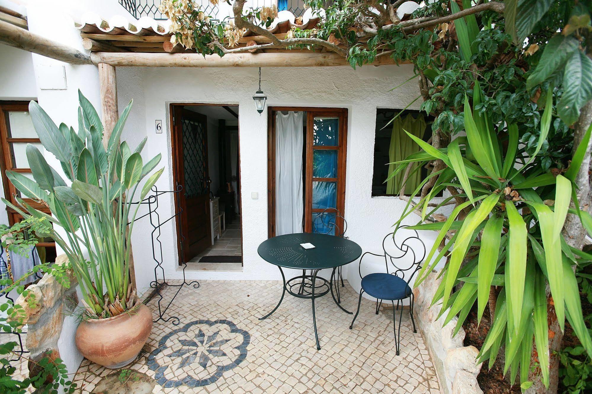 לינה וארוחת בוקר לאגוּ‏ש Uma Casa A Beira Sol מראה חיצוני תמונה