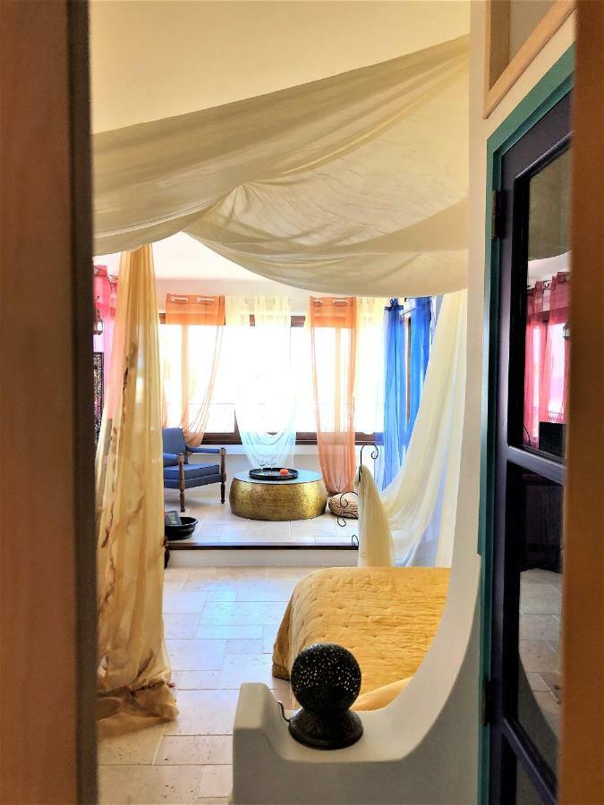 לינה וארוחת בוקר לאגוּ‏ש Uma Casa A Beira Sol מראה חיצוני תמונה